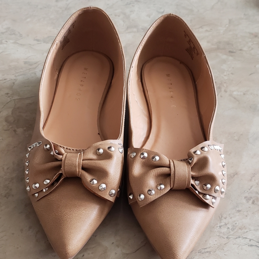 Nice  looking  flate  dress  shoes